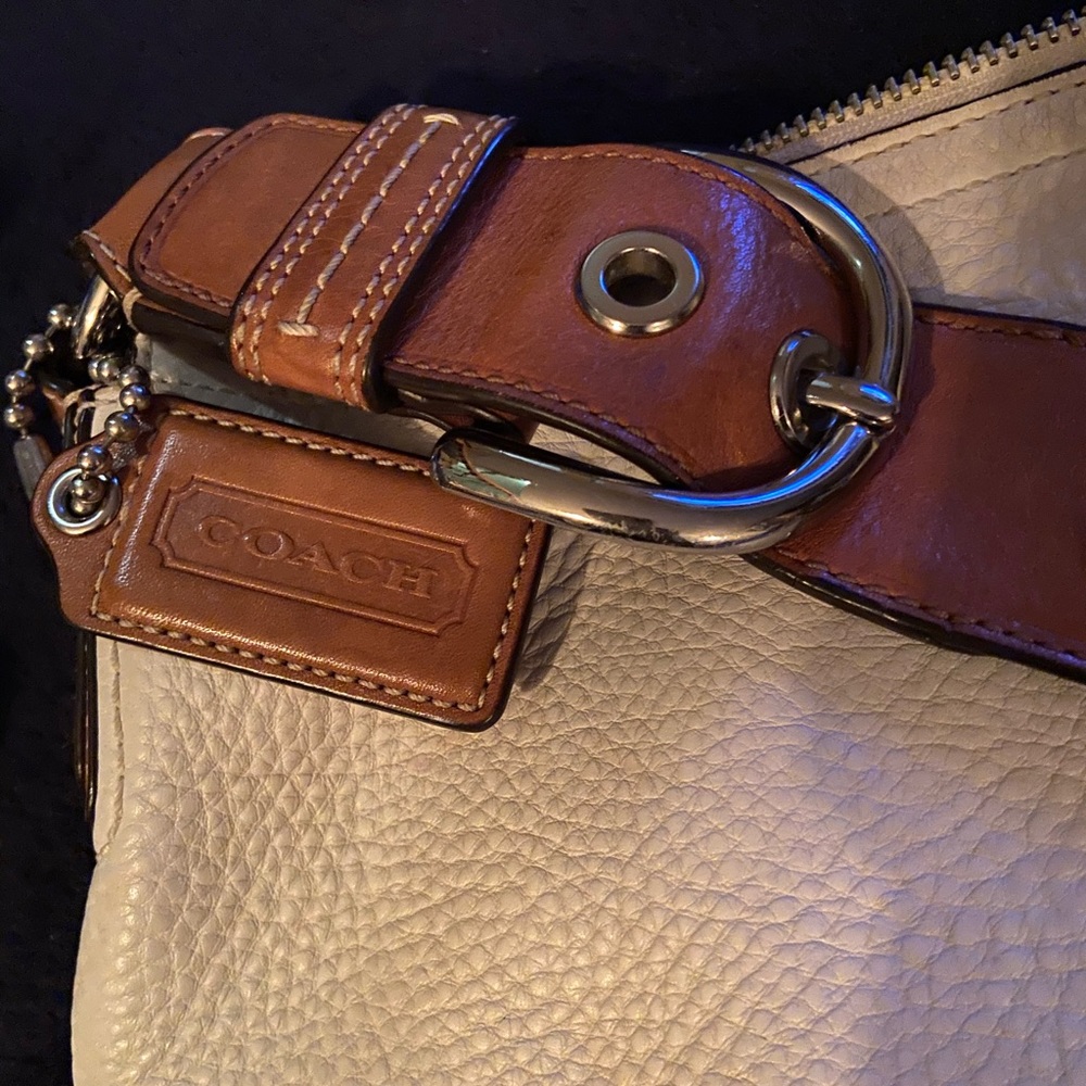 Coach shoulder bag in White and Tan.